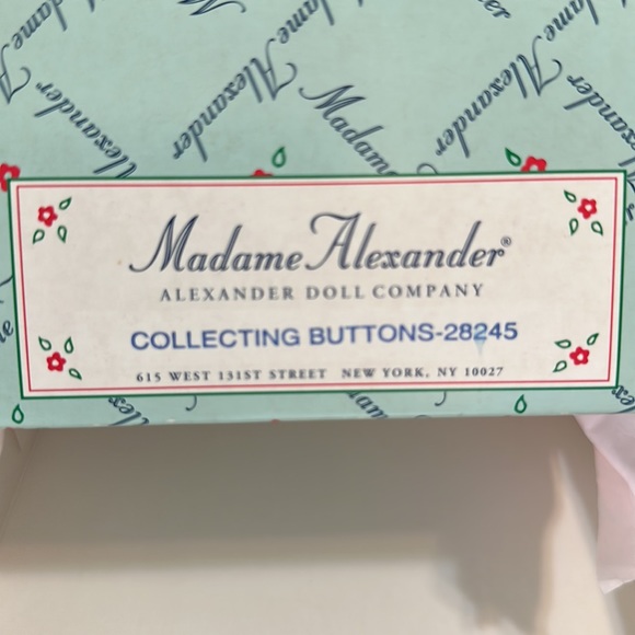 Madame Alexander Collecting Buttons 8” doll in box - Picture 3 of 8